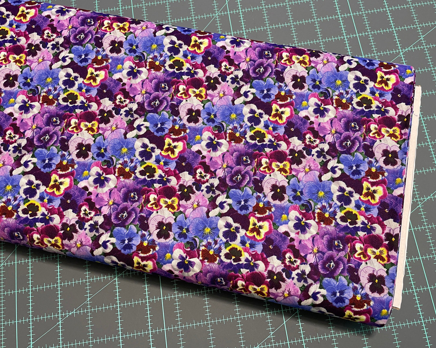Pansy fabric by the yard - Elizabeth's Studio - 100% cotton - Lovely Pansies fabric floral material purple flowers - SHIPS NEXT DAY