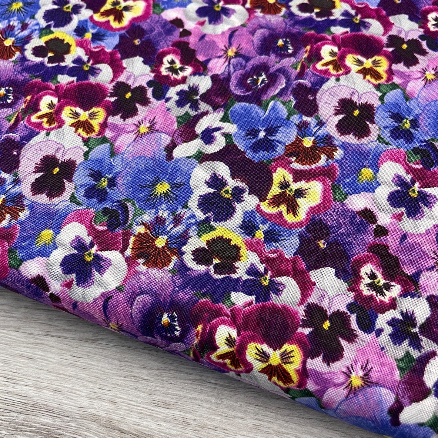 Pansy fabric - Lovely Pansies 561-Purple