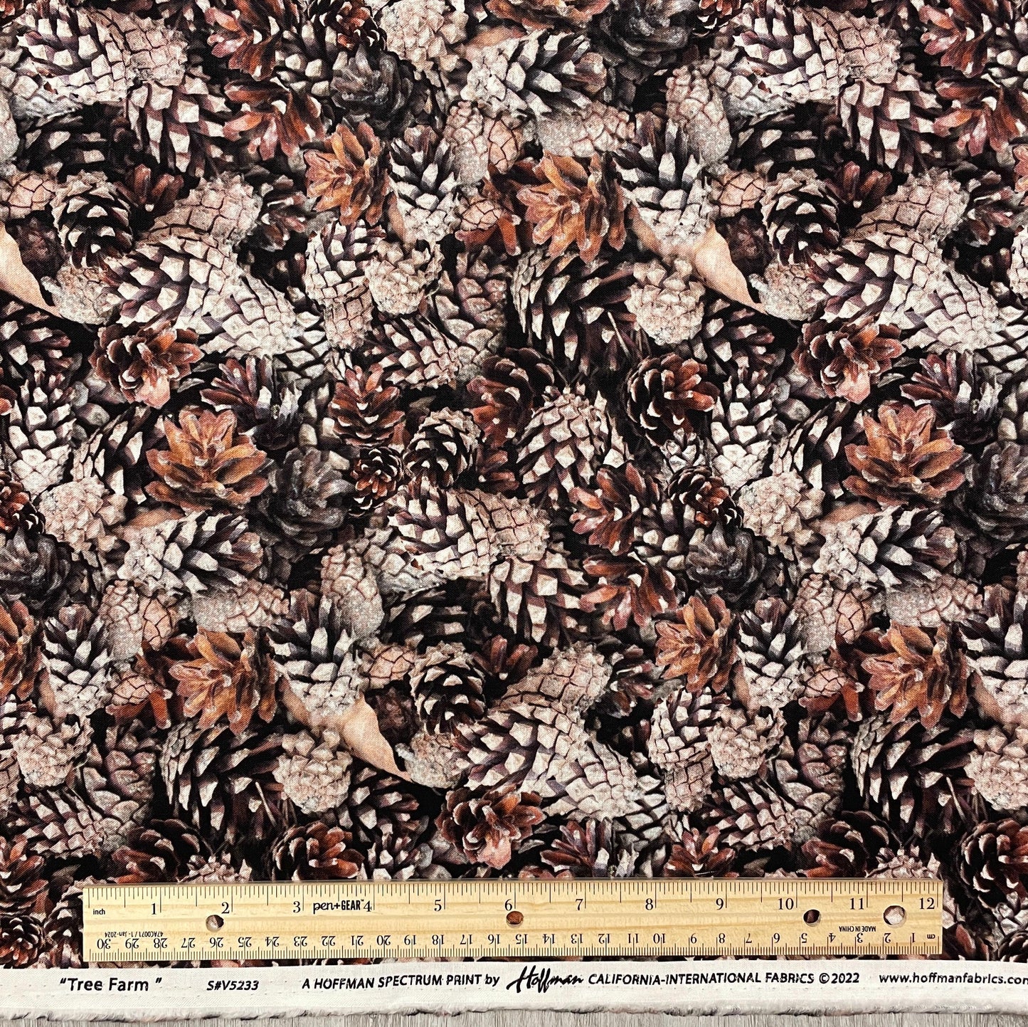Pine cone fabric - Tree Farm Collection
