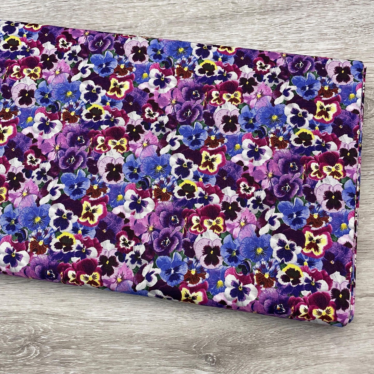 Pansy fabric - Lovely Pansies 561-Purple