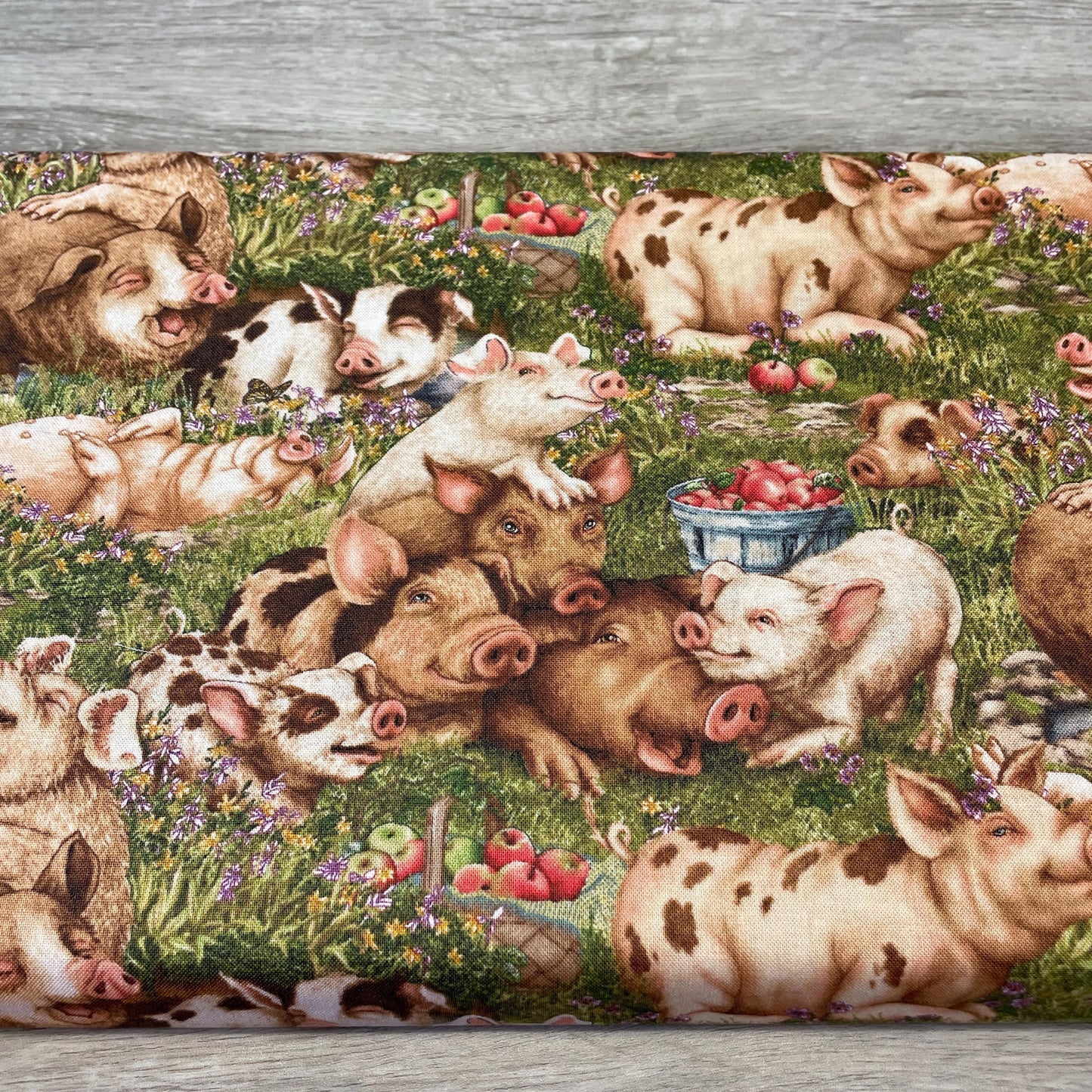 Pig fabric - Elizabeth's Studio - 100% Cotton Fabric - Think Happy