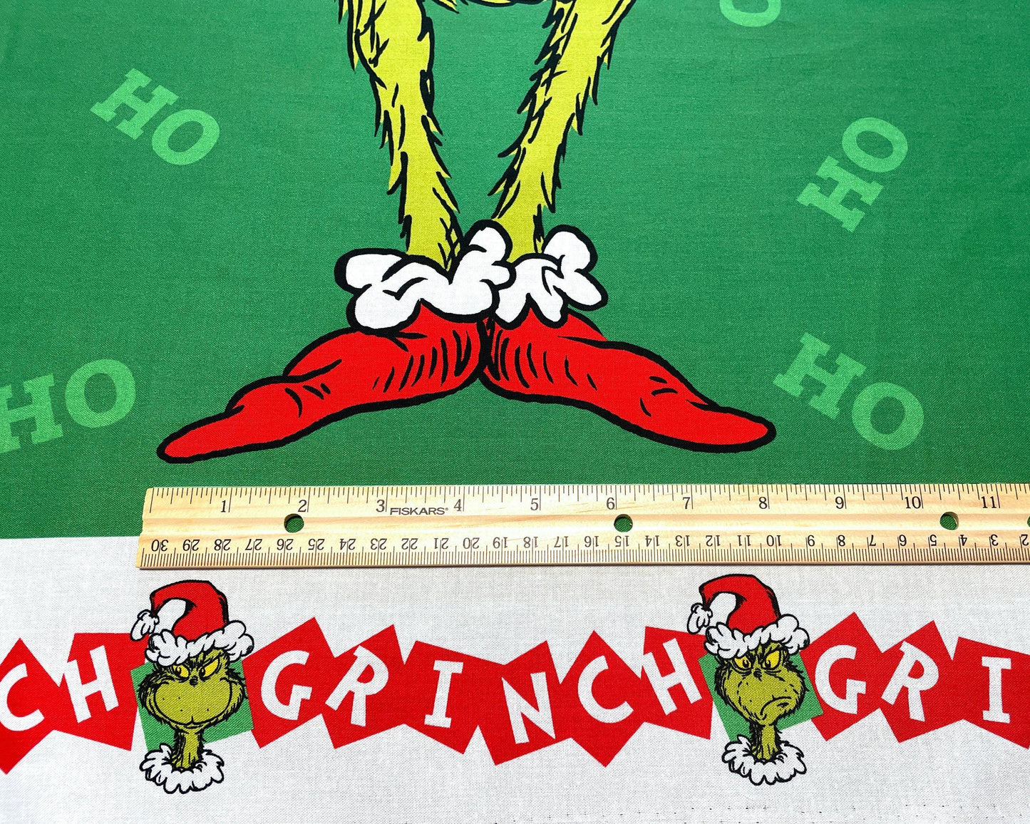 Grinch Fabric Panel - 23.5" x 43" - Robert Kaufman - How the Grinch Stole Christmas - 100% cotton fabric