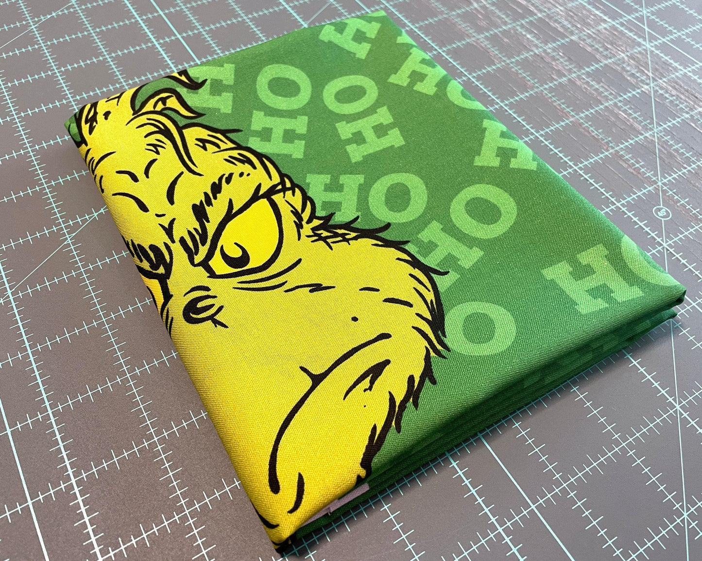 Grinch Fabric Panel - 23.5" x 43" - Robert Kaufman - How the Grinch Stole Christmas - 100% cotton fabric