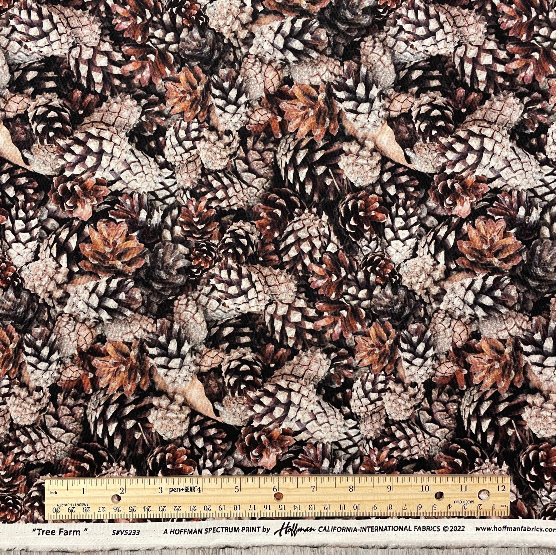 Pine cone fabric - Tree Farm Collection