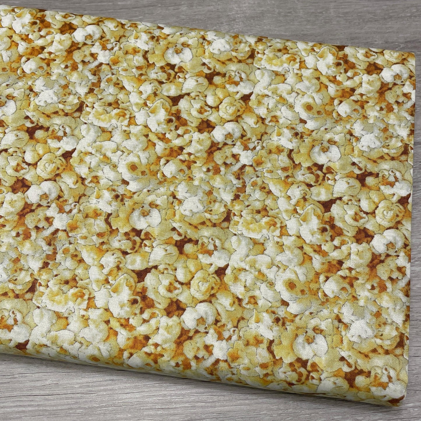 Popcorn fabric - Favorite Foods Collection by Elizabeth's Studio - 100% Cotton - Food theme popcorn print snack