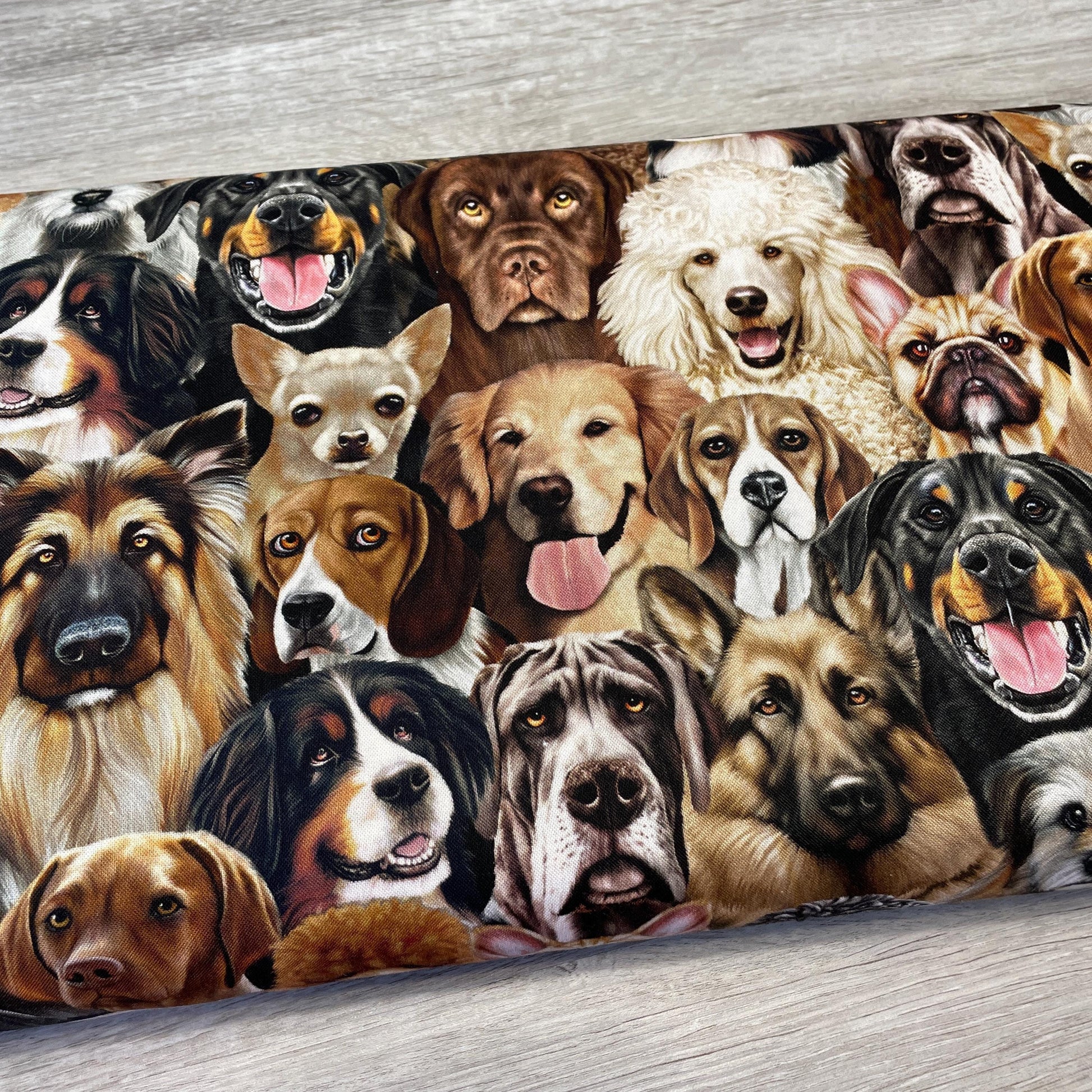 Packed Dog fabric - Michael Searle - Timeless Treasures - 100% Cotton