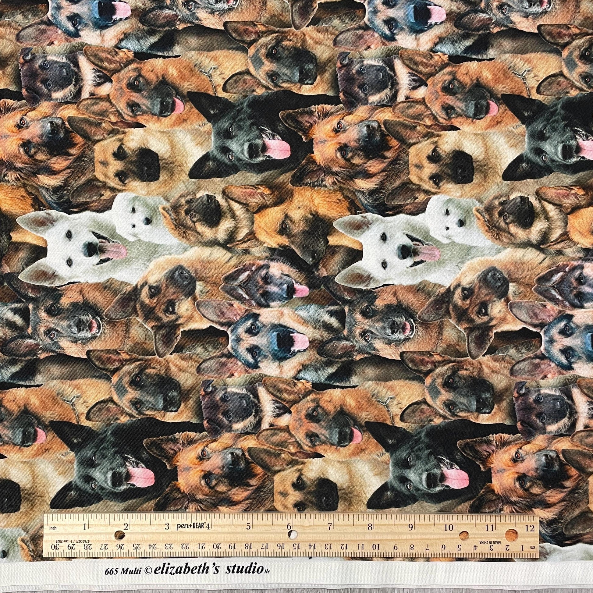 German Shepherds fabric - 665-multi - Elizabeth's Studio - 100% Cotton - Best Friend Collection
