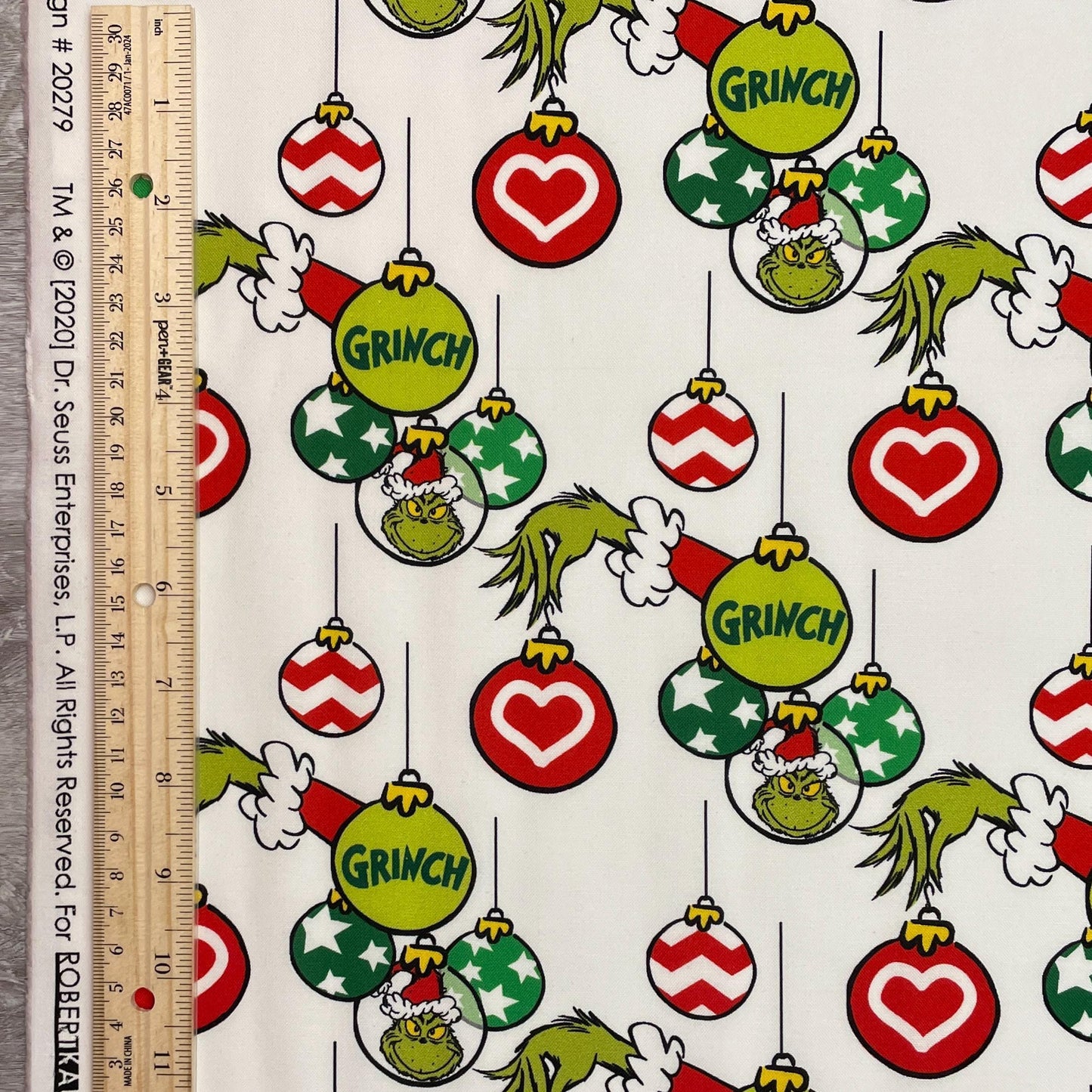 Grinch Fabric - Ornaments - How the Grinch Stole Christmas - ADE-20279-223 Holiday