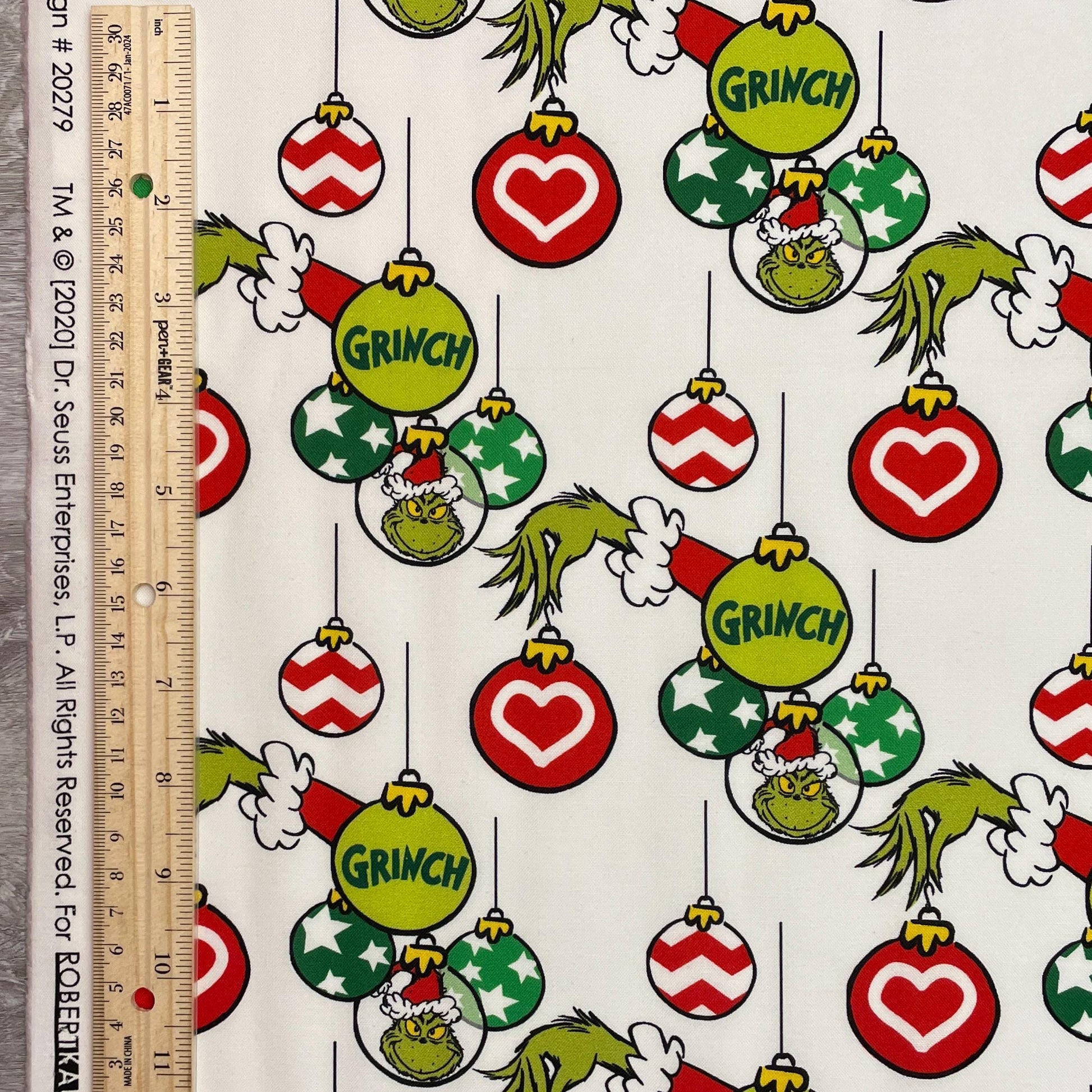 Grinch Fabric - Ornaments - How the Grinch Stole Christmas - ADE-20279-223 Holiday