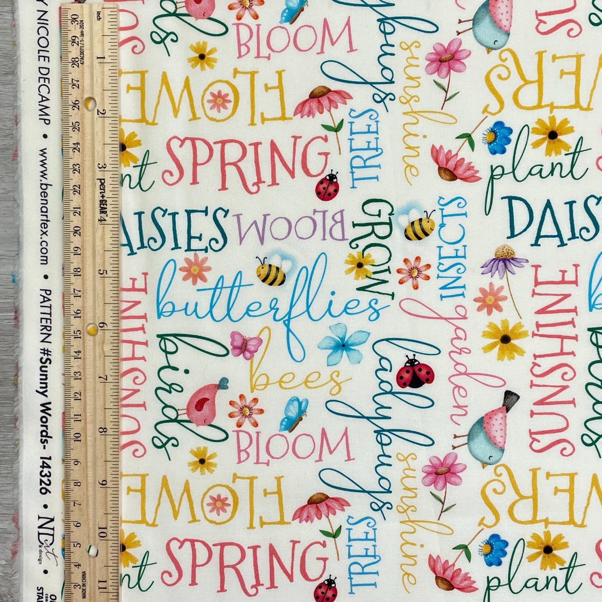 Sunny Words White - Benartex - 100% cotton - Sunshine Days