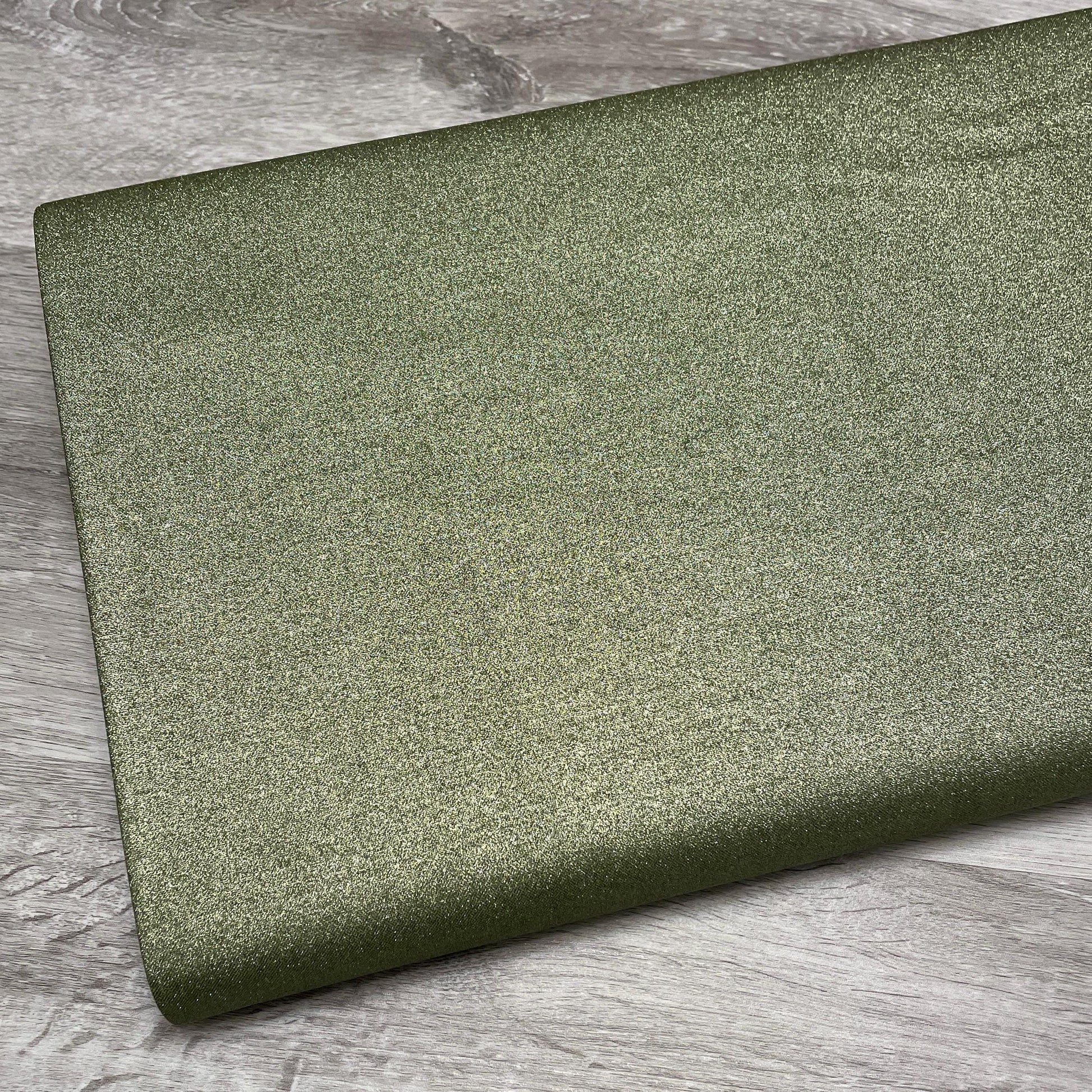 Starlight Metallics - Emerald Green - Quilting Cotton - Maywood Studio - MASM1000-G