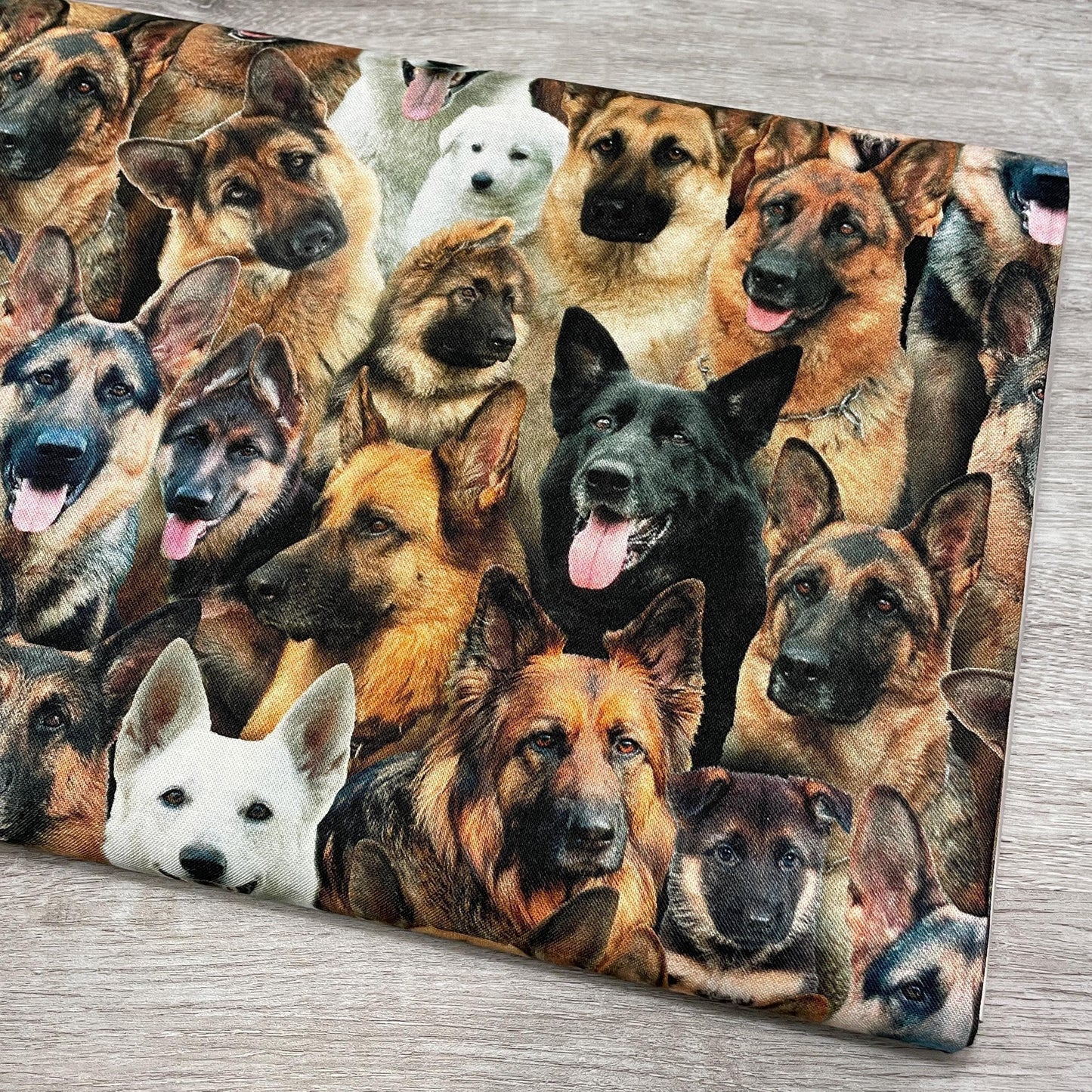 German Shepherds fabric - 665-multi - Elizabeth's Studio - 100% Cotton - Best Friend Collection