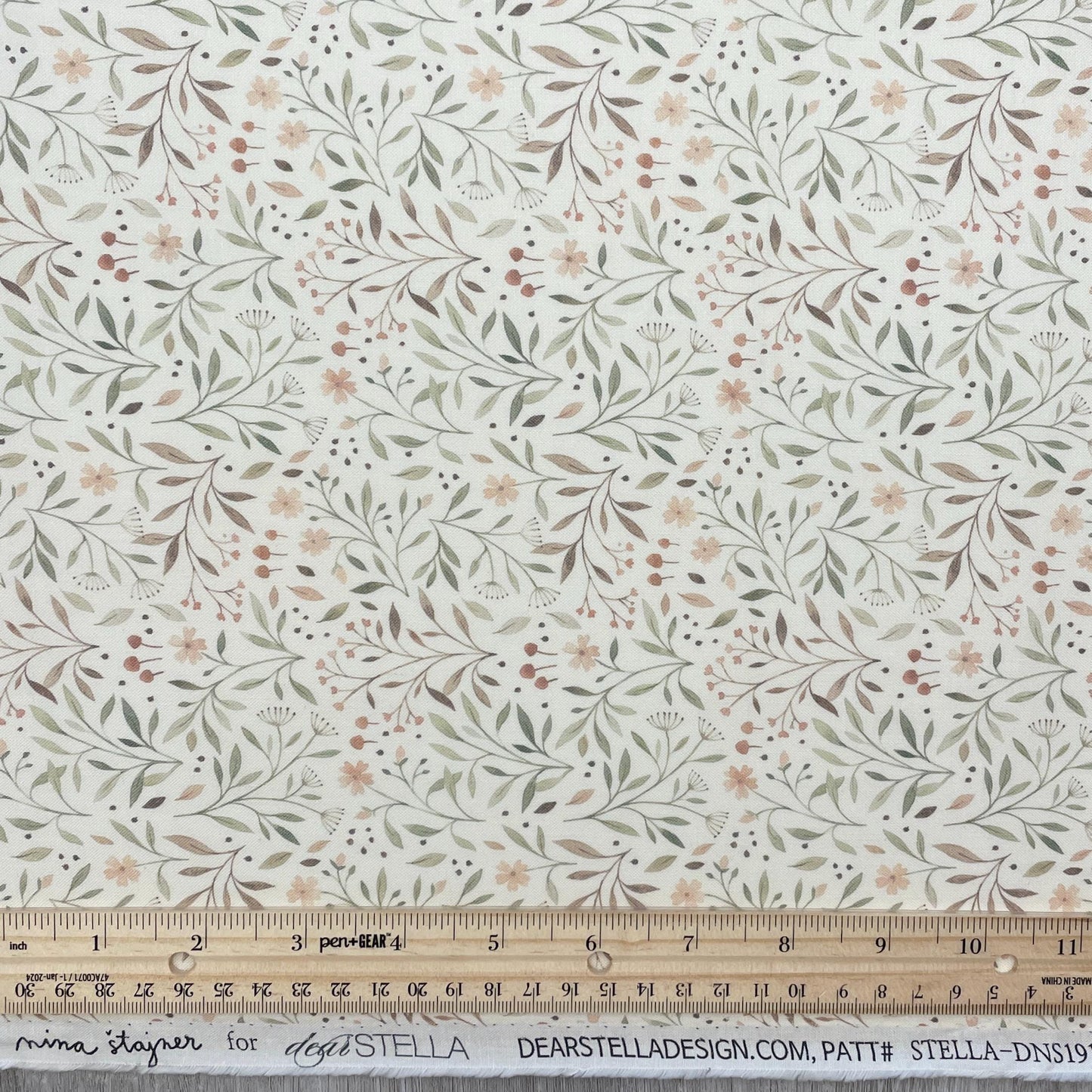 Dear Stella Leaves - Flora - Little Fawn & Friends - 100% Cotton Fabric - DNS1910 - Nature leaves foliage