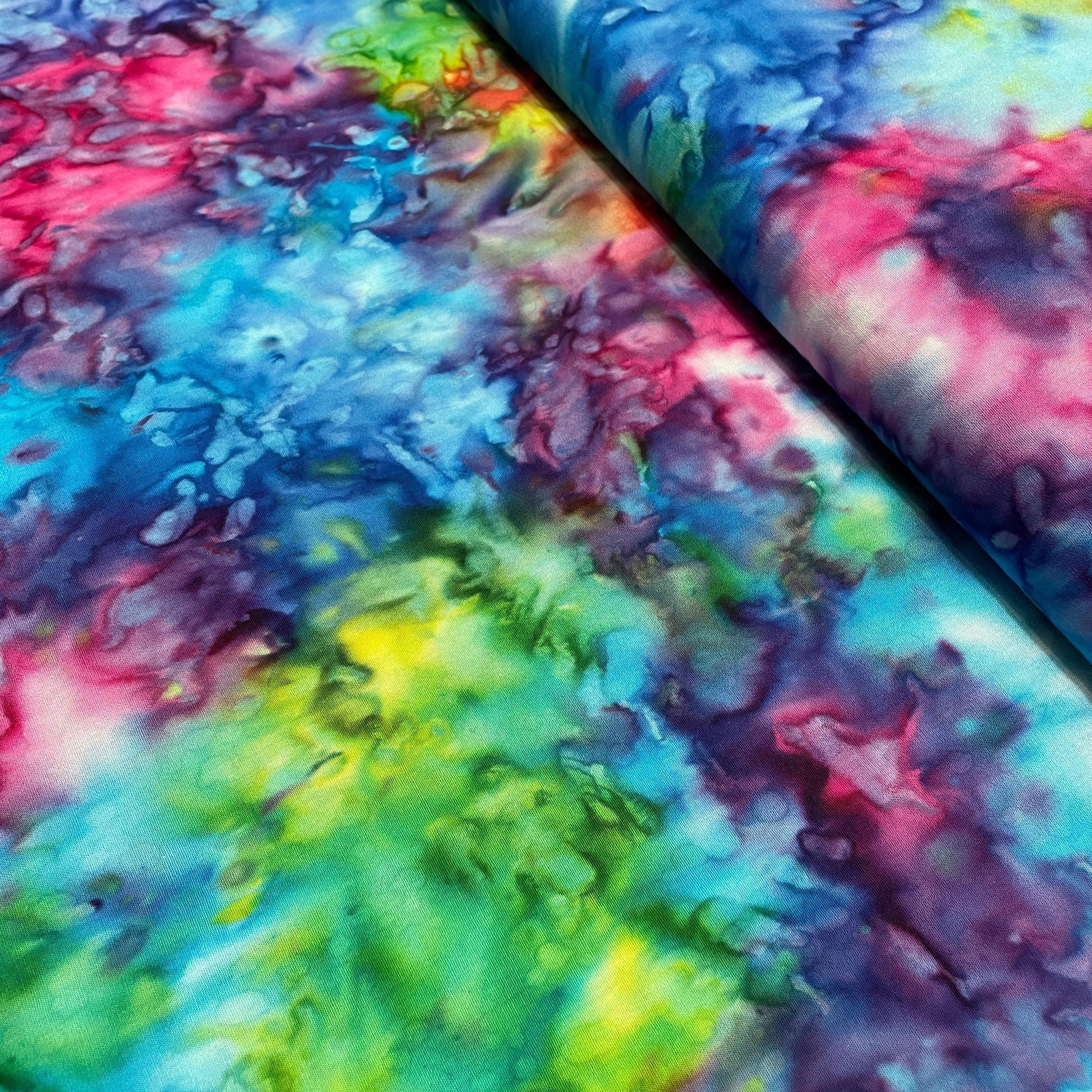 Hoffman Bali Batik Fabric - 839-181 Rainbow - 100% Cotton - 839 Mottles - Tie Dye look