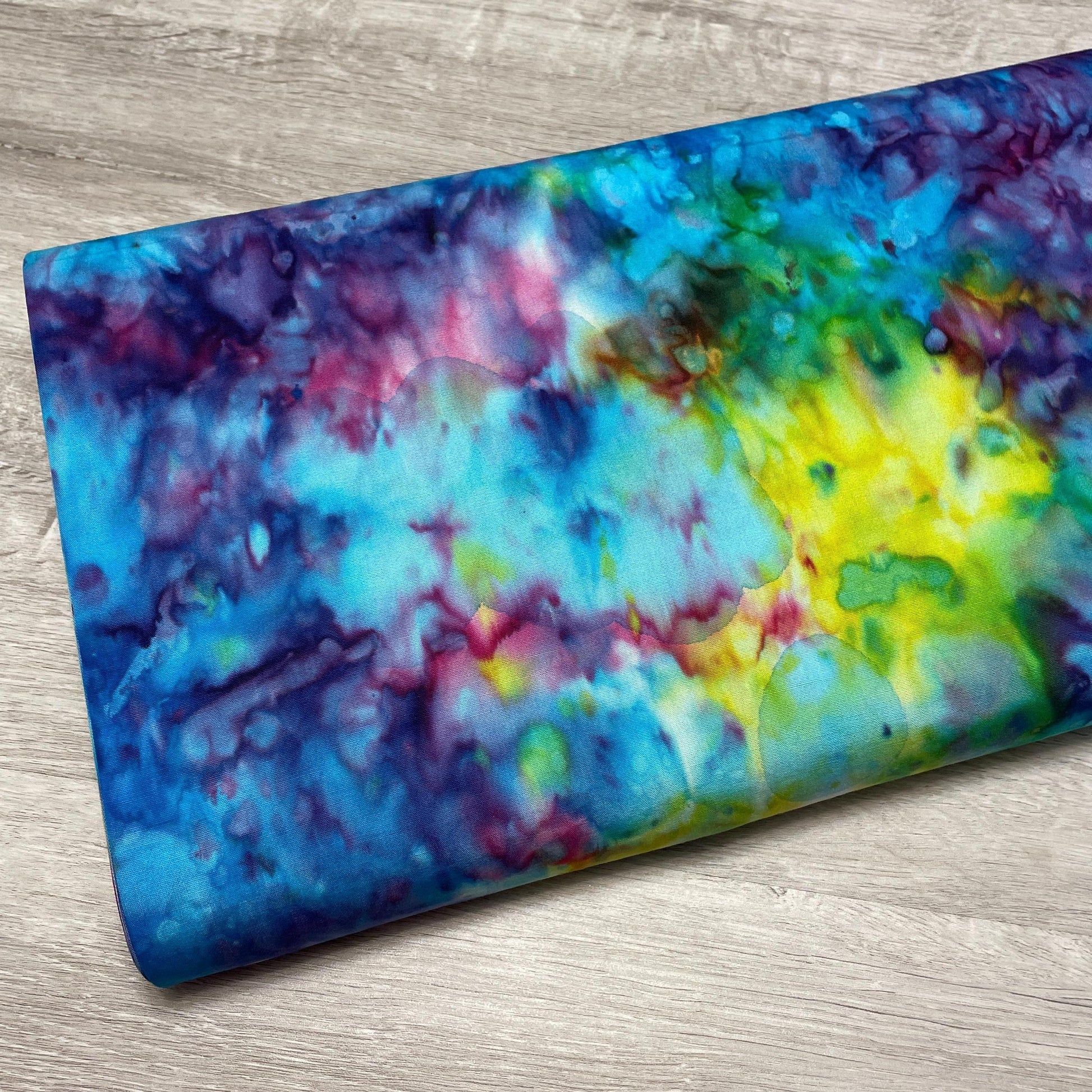 Hoffman Bali Batik Fabric - 839-181 Rainbow - 100% Cotton - 839 Mottles - Tie Dye look