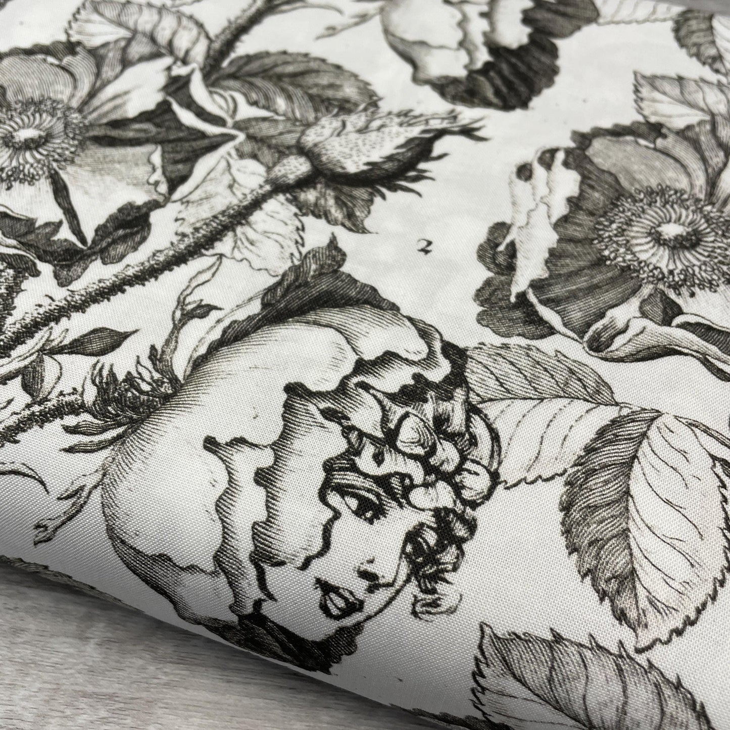 Black and white floral fabric - Queen's Living Garden