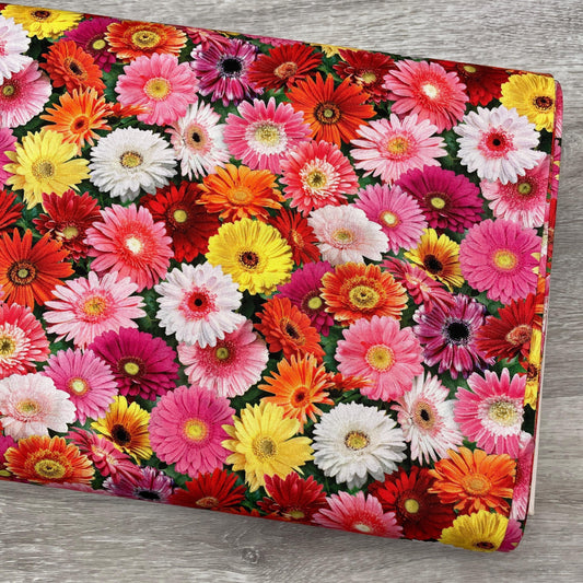Gerbera Daisy Flower Fabric - Elizabeth's Studio - 100% cotton - Burst of Color 700-MULTI