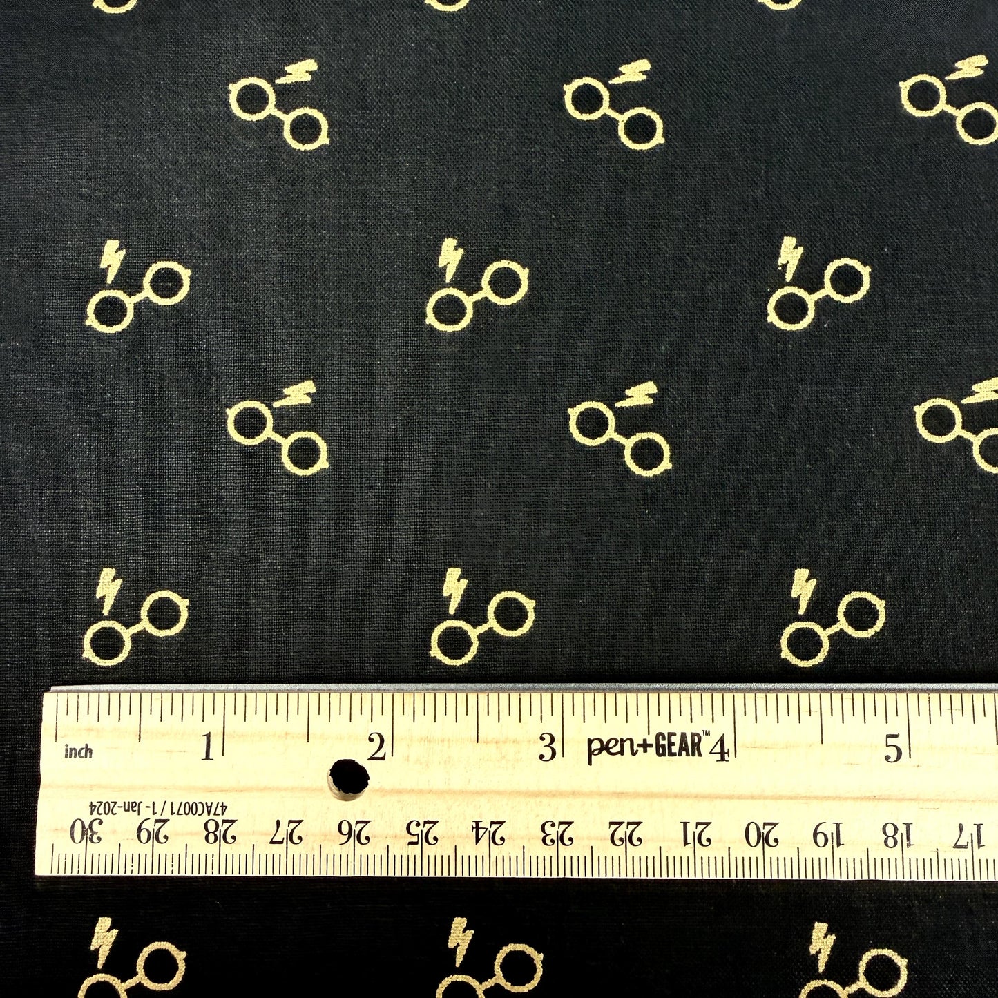 Harry Potter Glasses and Bolt fabric - METALLIC - 100% cotton - Camelot