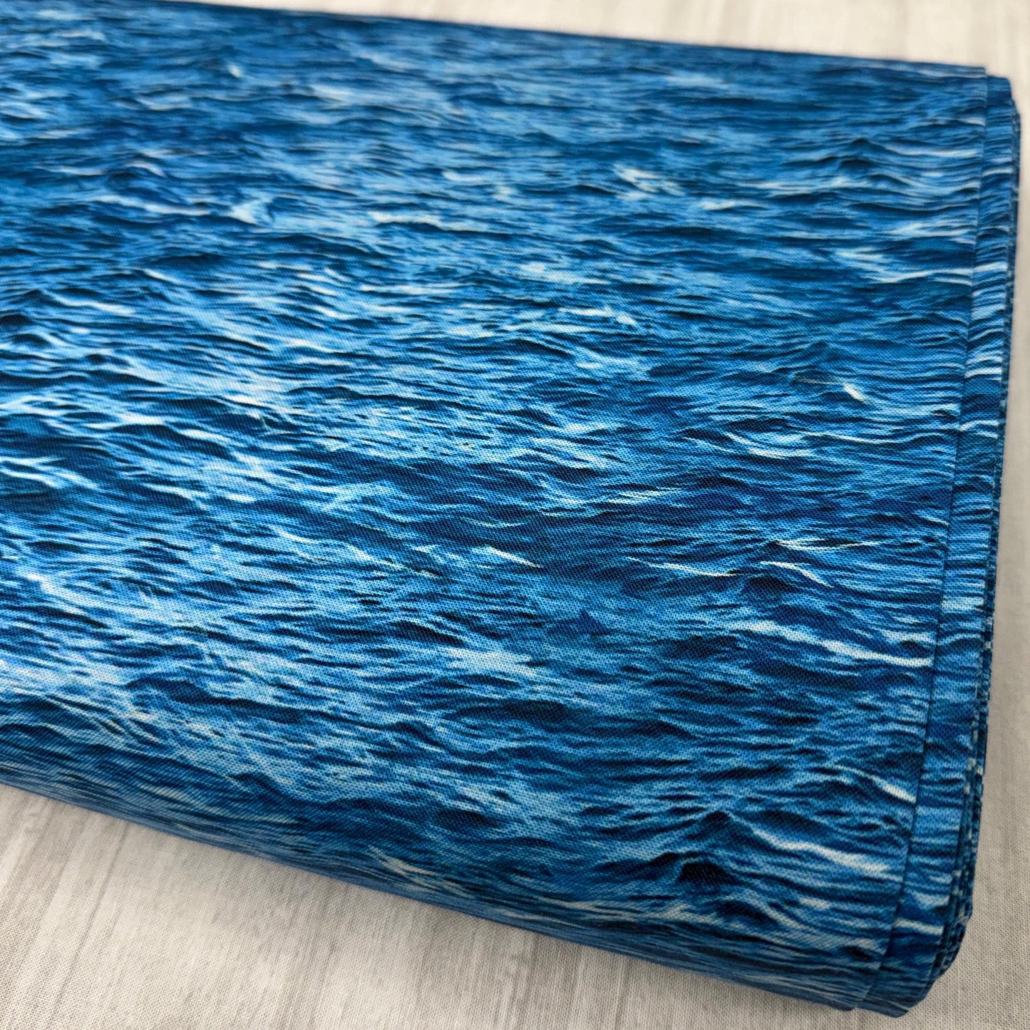 Water fabric - 100% Cotton - SEA-CD3767 - Timeless Treasures