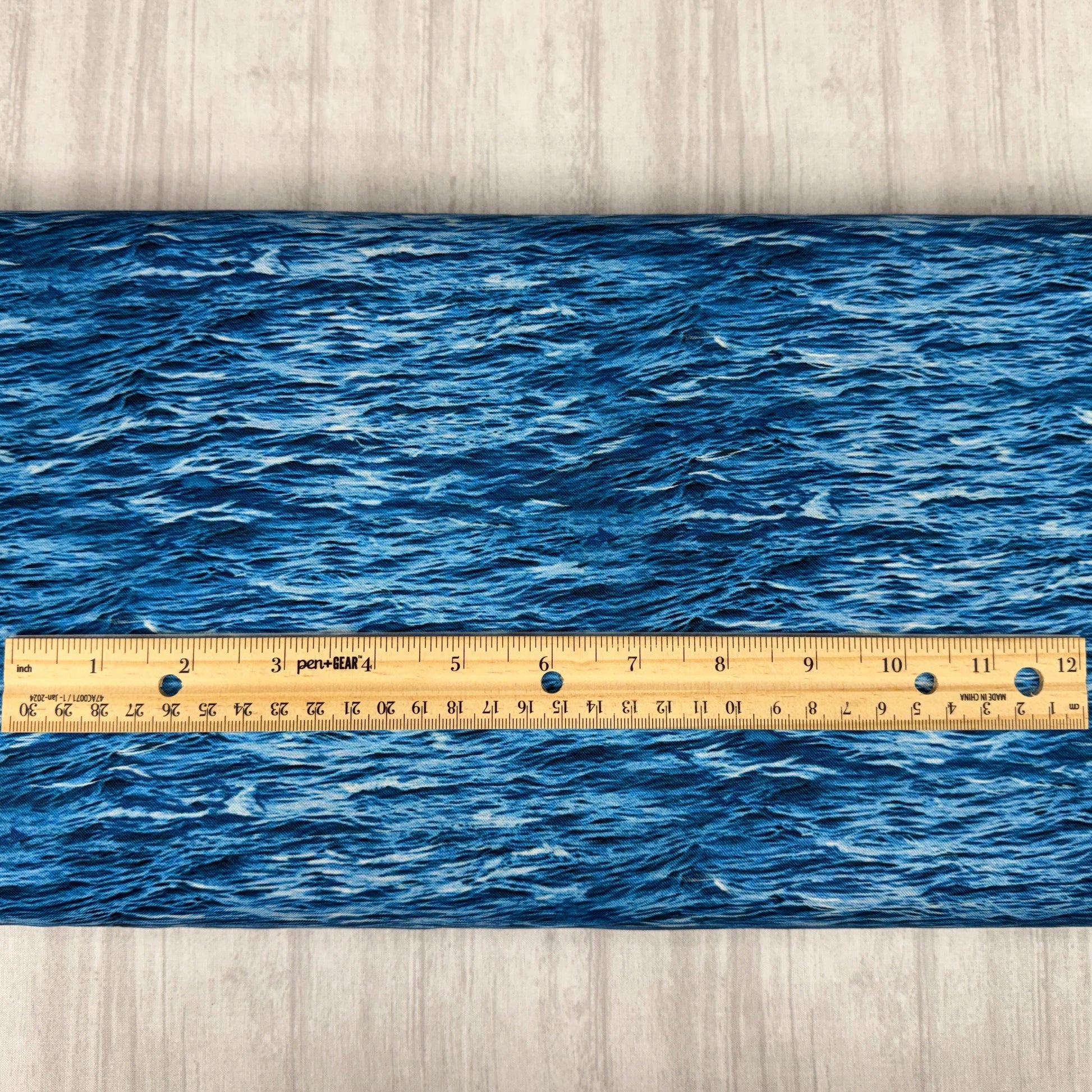 Water fabric - 100% Cotton - SEA-CD3767 - Timeless Treasures