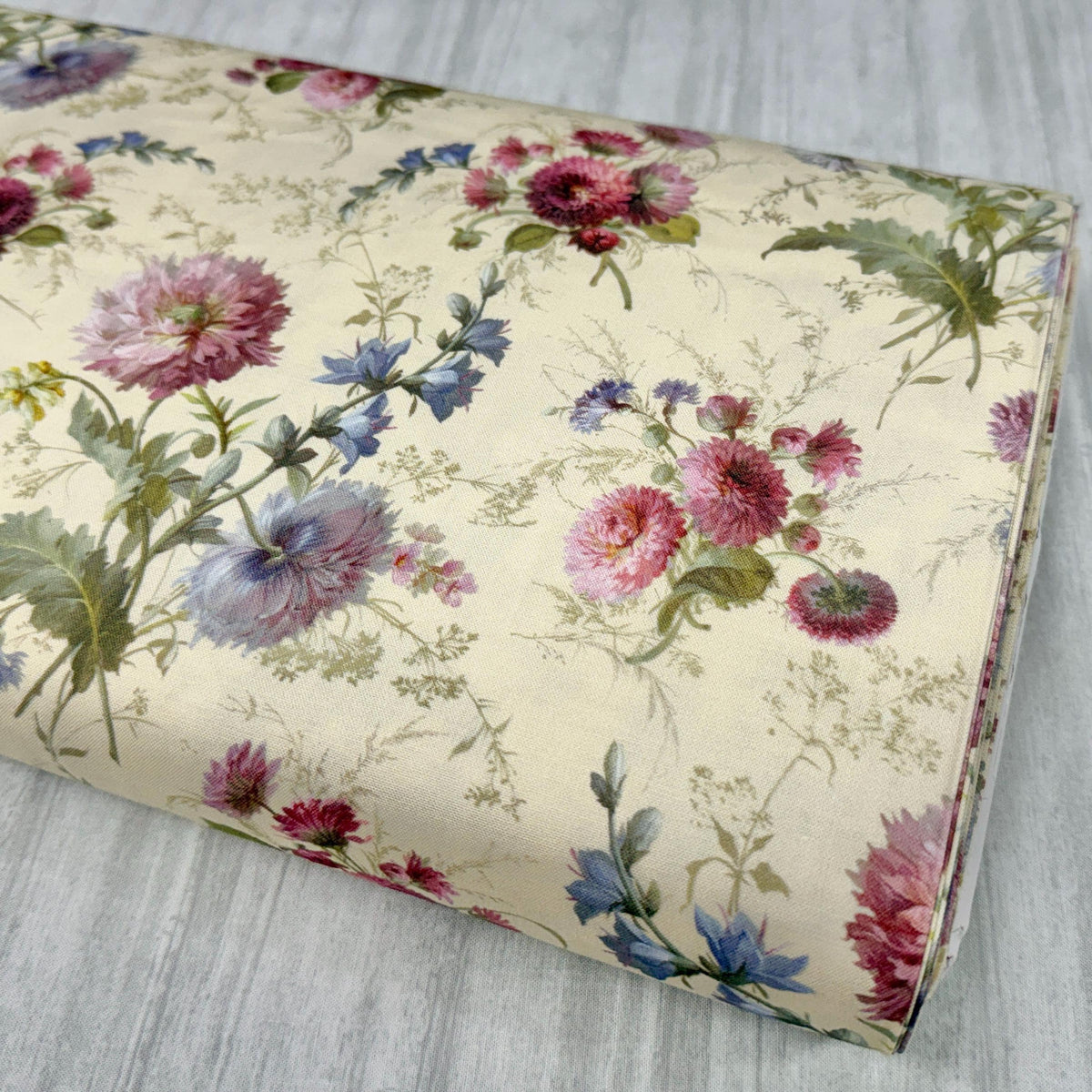 Wild Garden - Wild Flowers Collection by the Smithsonian Institute - 100% Cotton - Marcus Fabrics - R651624D Cream