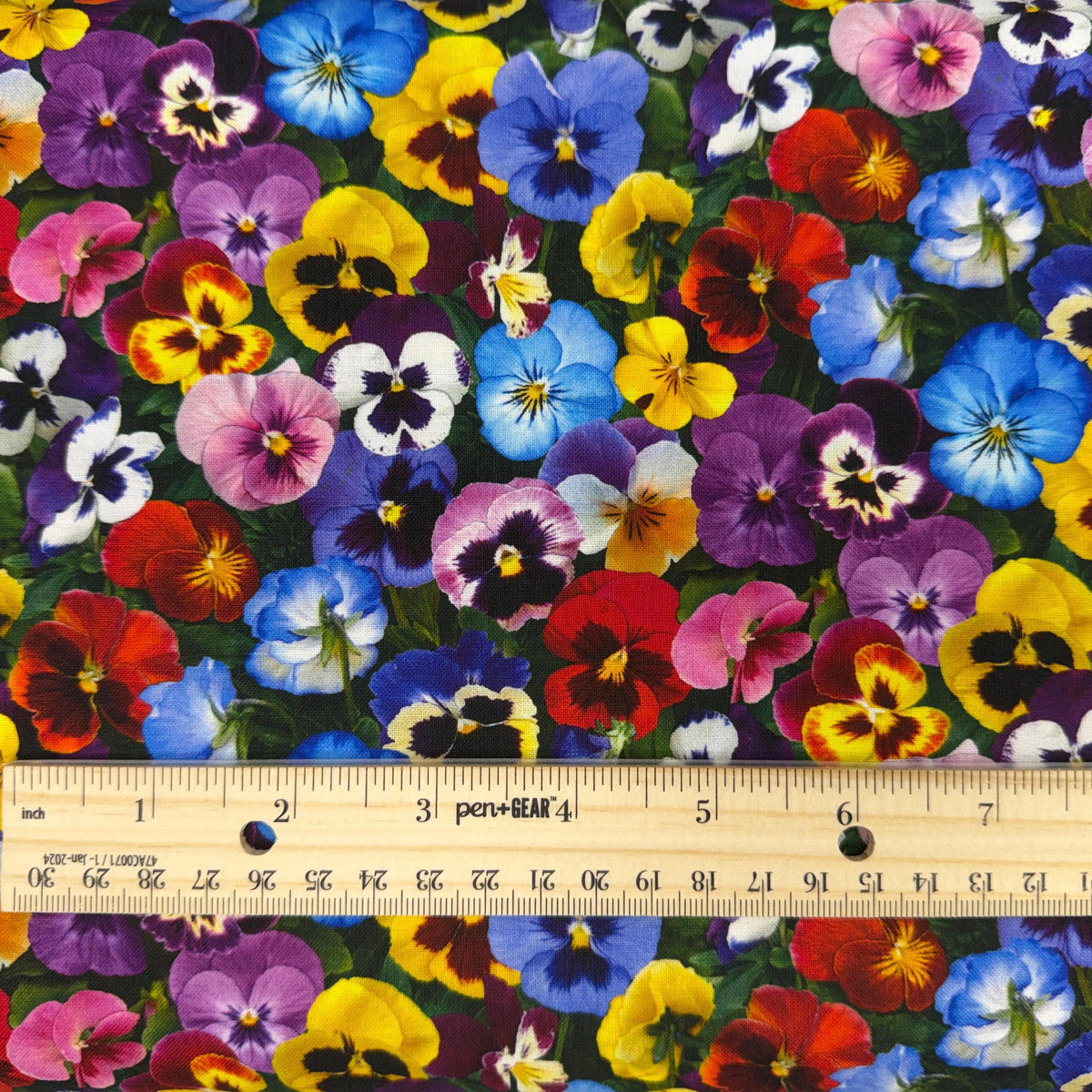 Pansy fabric - Elizabeth's Studio - 100% cotton - Lovely Pansies 475-Multi
