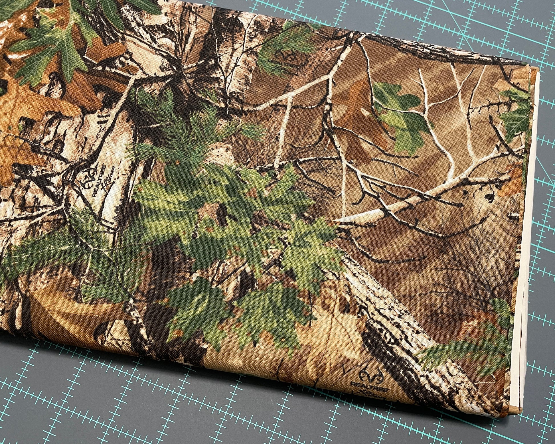 Realtree Camo - Xtra Green RT-0003-9C-1 - 100% Cotton fabric - Quilting Cotton Fabric - Cotton Camo material - Camo print - Ships NEXT DAY